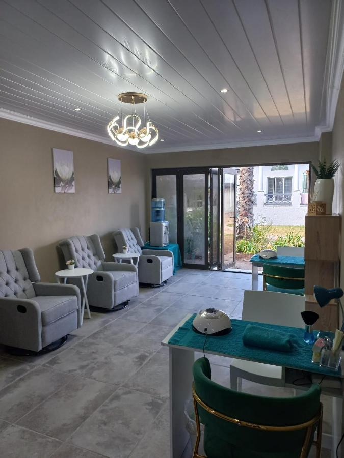 St Eve Lodge & Spa Bloemfontein Exterior photo